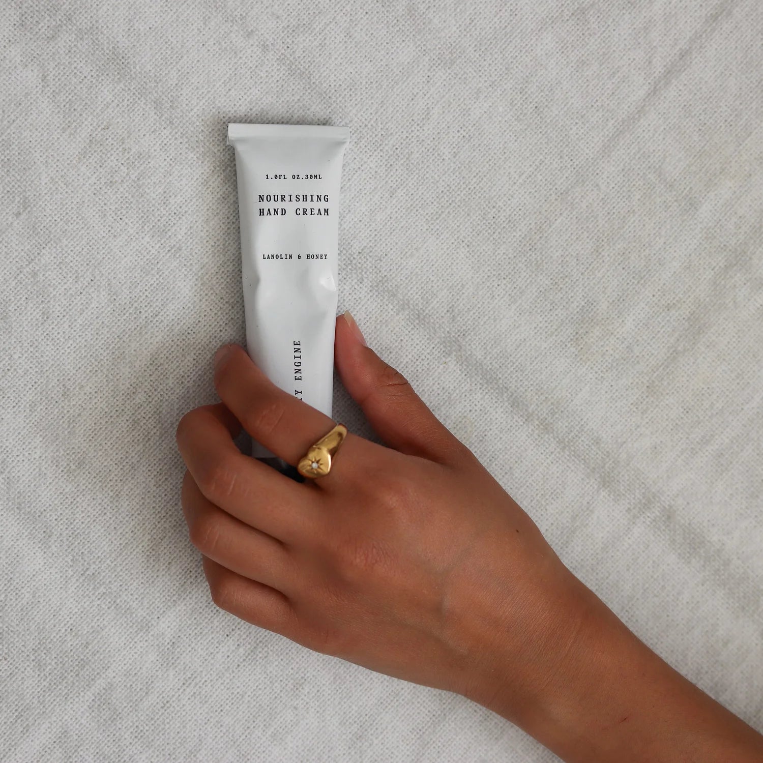 BEAUTY ENGINE NOURISHING Lanolin x Honey 30ML HAND CREAM