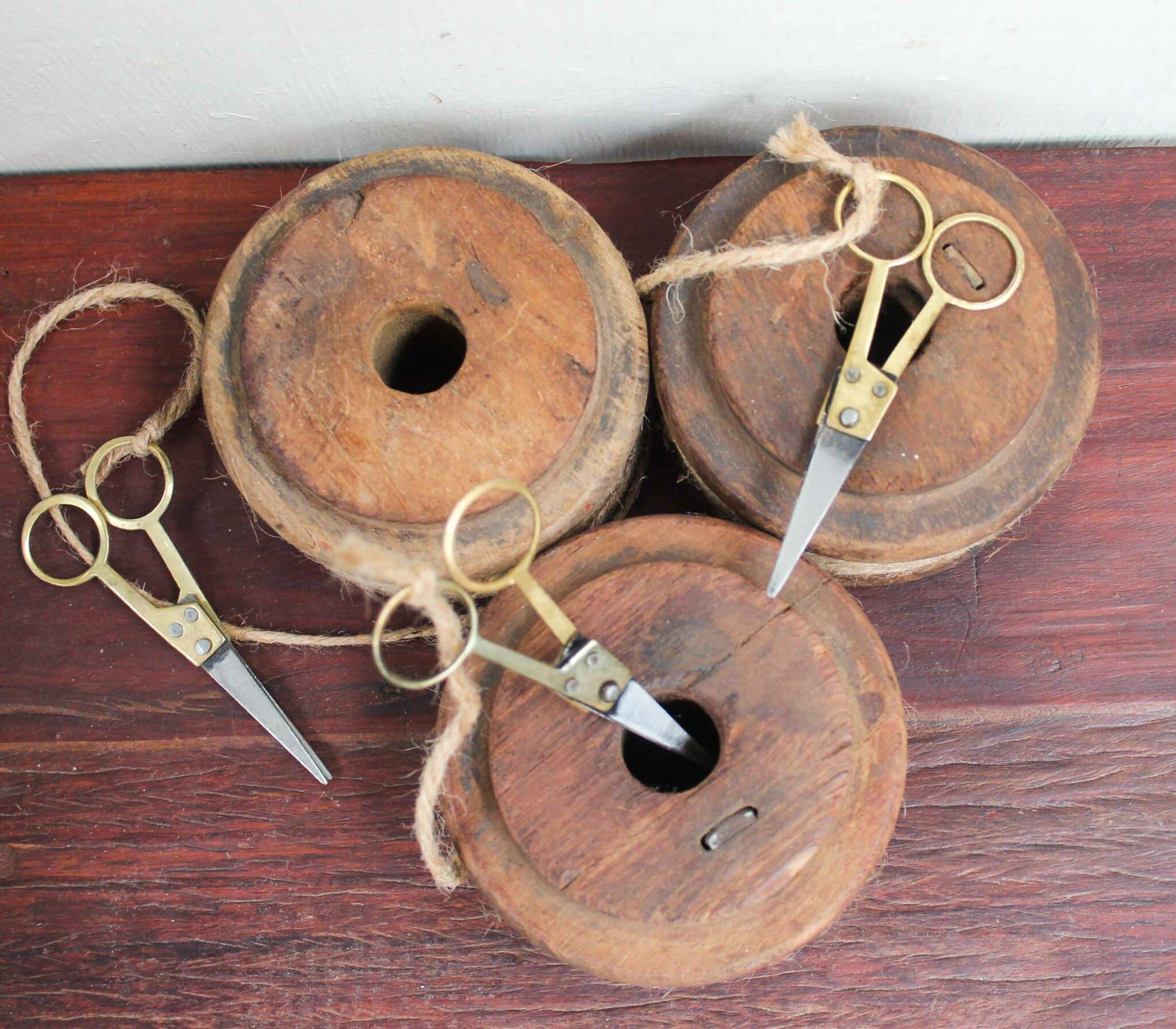 OF EARTH Vintage Indian bobbin with scissors