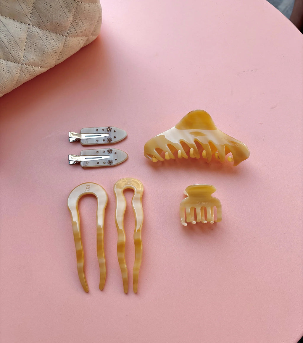 BUTTERMILK Sandy Hairfork in Shortbread honey