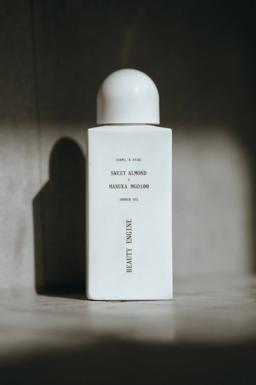 BEAUTY ENGINE Sweet Almond & Manuka Honey 250ML Shower Oil
